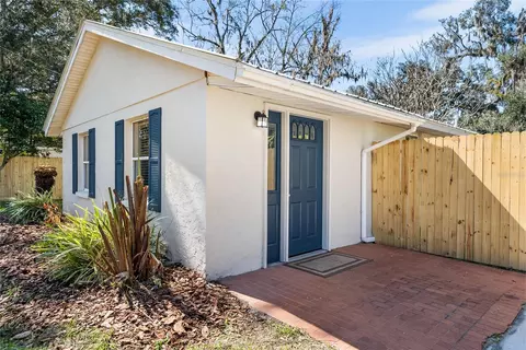 621 NE 2nd St, Trenton, FL 32693