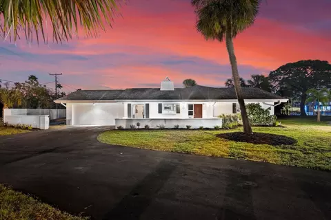 101 Augusta Ave, Palm Harbor, FL 34683
