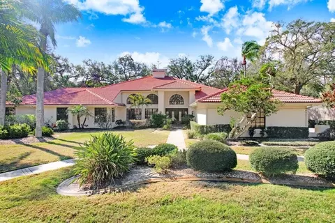 1616 Huntington Pl, Safety Harbor, FL 34695