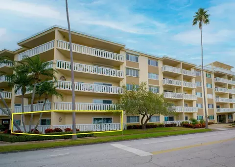 1200 N Shore Dr NE #102, Saint Petersburg, FL 33701