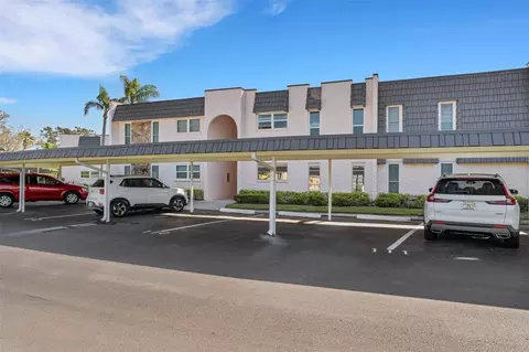 210 Fernwood Cir #210, Seminole, FL 33777