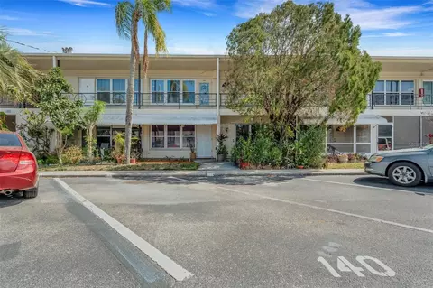 4051 58th St N #140, Kenneth City, FL 33709