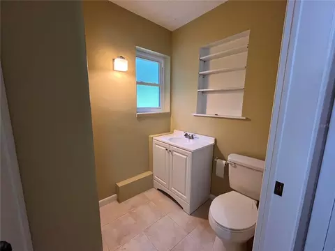Bath - 1635 N Florida Ave, Hernando, FL 34442 photo 3 of 4