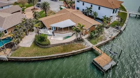 11697 Grove St, Seminole, FL 33772