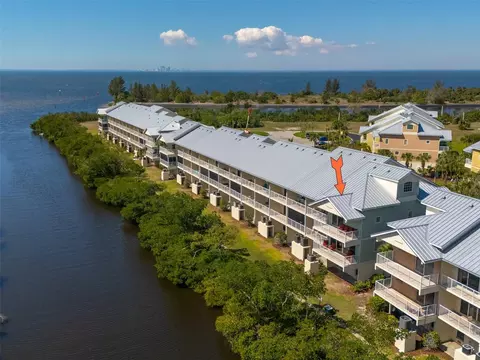 3230 Mangrove Point Dr, Ruskin, FL 33570