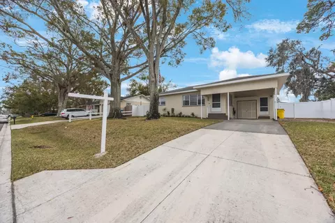 22 Lake Shore Dr, Palm Harbor, FL 34684
