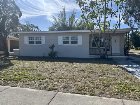 576 62nd Ave S, Saint Petersburg, FL 33705