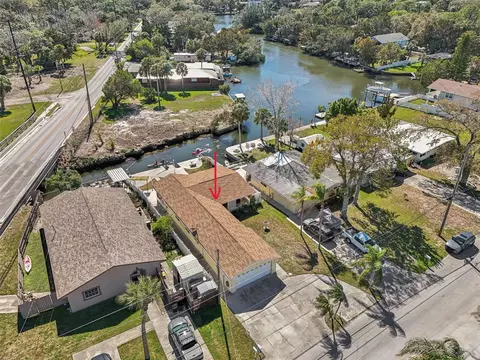 7038 Mccray Dr, Hudson, FL 34667