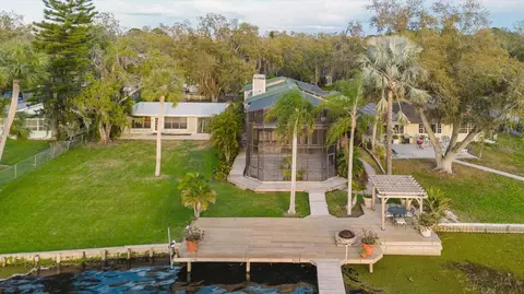680 George St S, Tarpon Springs, FL 34688