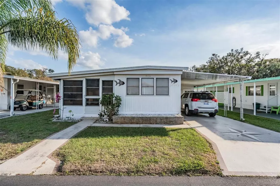  37042 Lois Ave, Zephyrhills, FL 33542 photo 1