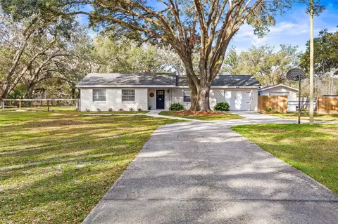 18802 Carr Dr, Lutz, FL 33559