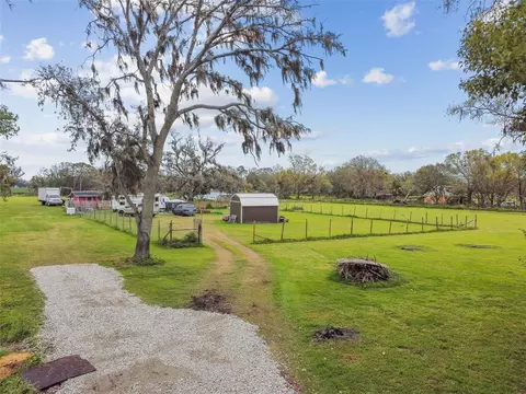 3420 Sam Astin Rd, Plant City, FL 33566
