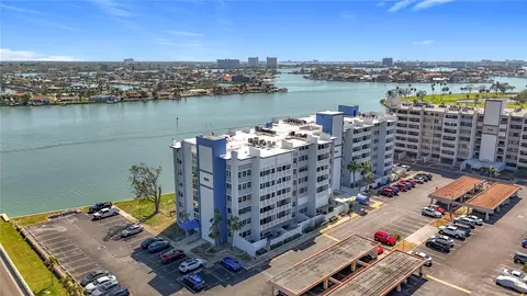 500 Treasure Island Cswy #207, Treasure Island, FL 33706
