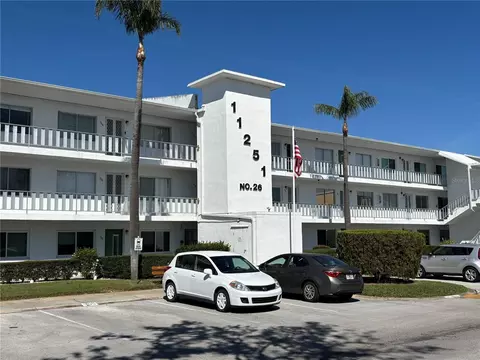 11251 80th Ave #210, Seminole, FL 33772