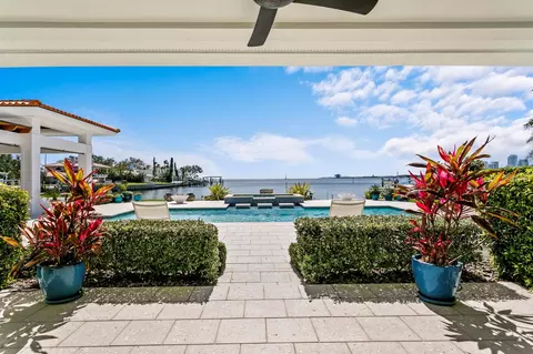 611 Brightwaters Blvd NE, Saint Petersburg, FL 33704