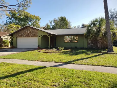 10711 95th St, Seminole, FL 33777