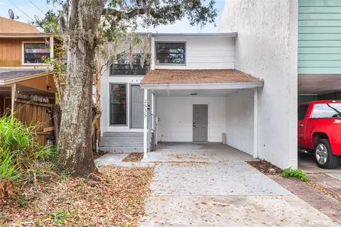 2535 E Stanley Matthew Cir, Tampa, FL 33604