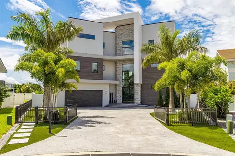 10100 Tarpon Dr, Treasure Island, FL 33706