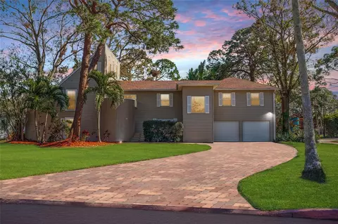 1130 Serpentine Dr S, Saint Petersburg, FL 33705