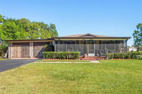 2102 W Knights Griffin Rd, Plant City, FL 33565
