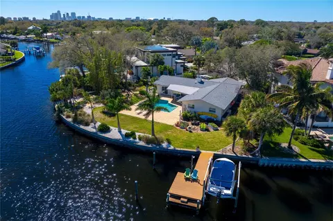 3399 Maple St NE, Saint Petersburg, FL 33704