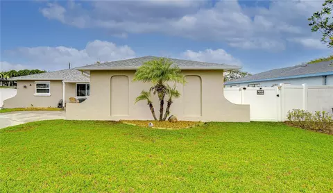 1806 Derbywood Dr, Brandon, FL 33510