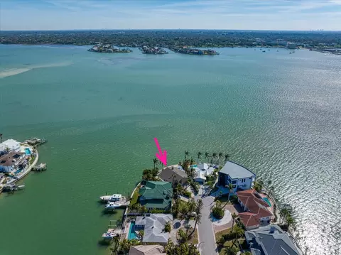 447 22nd St, Belleair Beach, FL 33786