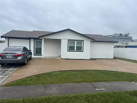 8203 Pinehurst Cir, Tampa, FL 33615