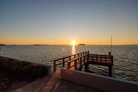 2240 Harbor View Dr, Dunedin, FL 34698
