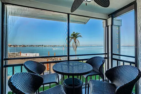 6211 Sun Blvd #206, Saint Petersburg, FL 33715