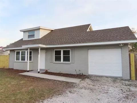 9062 Sunrise Dr, Largo, FL 33773