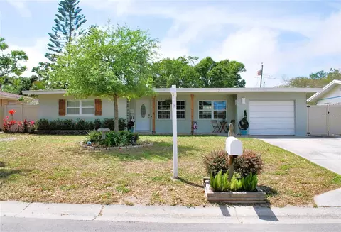 11248 115th St, Seminole, FL 33778