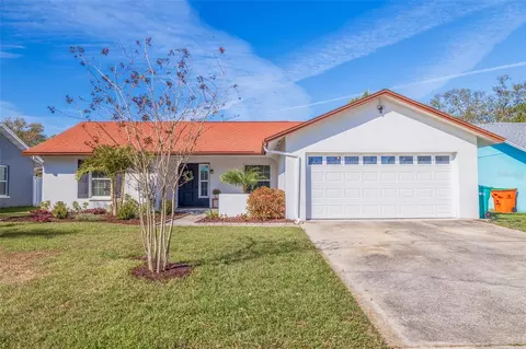 10042 85th St, Seminole, FL 33777