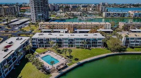 7405 Bay Island Dr S #220, South Pasadena, FL 33707