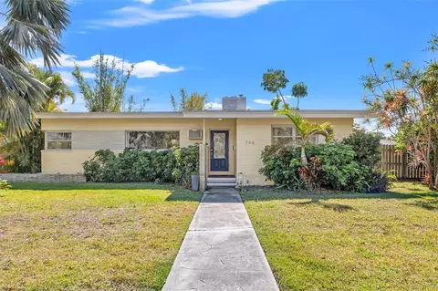 746 30th Ave N, Saint Petersburg, FL 33704