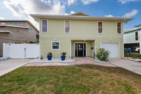 126 82nd Ave N, Saint Petersburg, FL 33702