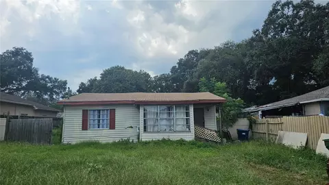 8708 N Temple Ave, Tampa, FL 33617