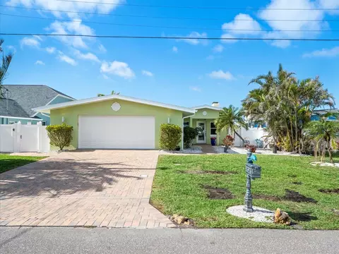 16125 4th St E, Redington Beach, FL 33708 photo 1