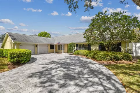 4044 Priory Cir, Tampa, FL 33618