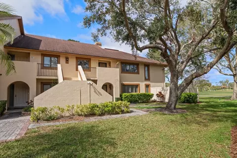 8003 Bardmoor Pl #204, Seminole, FL 33777