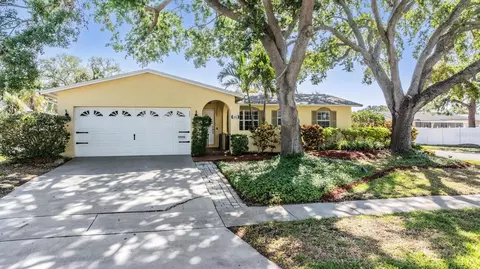 6041 16th Ln NE, Saint Petersburg, FL 33703
