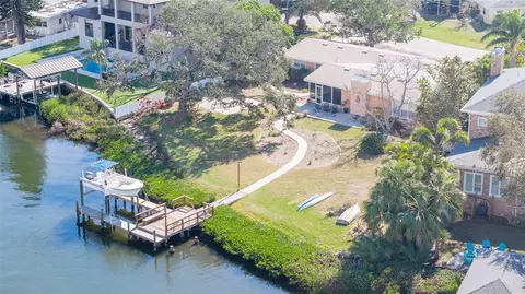 4907 W Spring Lake Dr, Tampa, FL 33629
