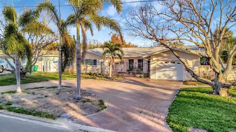 6709 Cardinal Dr S, Saint Petersburg, FL 33707