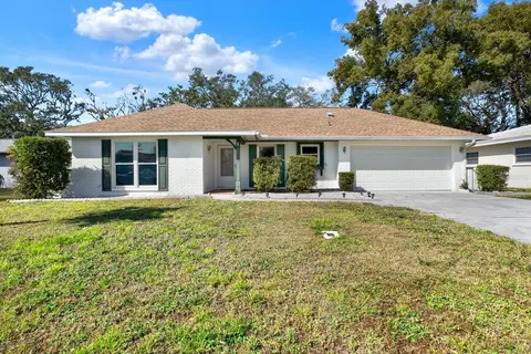 9212 111th St, Seminole, FL 33772