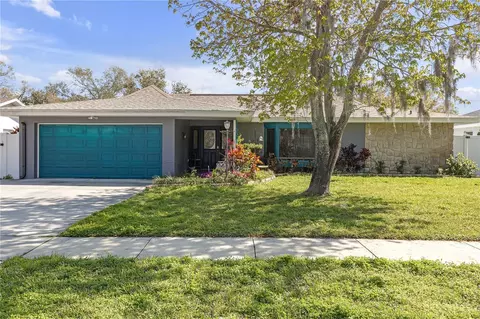 2216 Mcmullen Rd, Largo, FL 33771