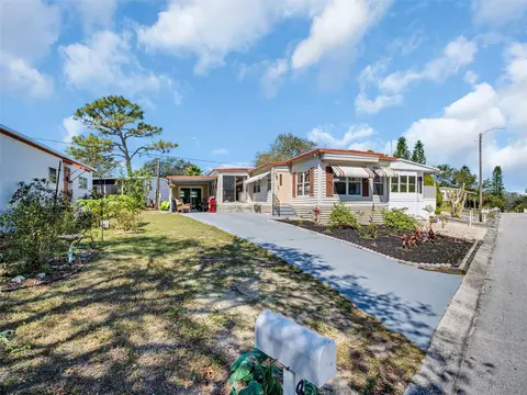807 Saint Charles Dr, Tarpon Springs, FL 34689