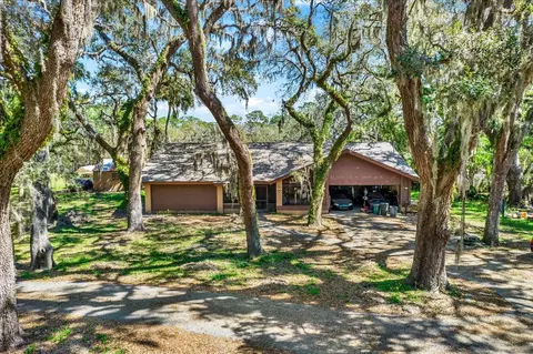 2690 E Lake Trl, Tarpon Springs, FL 34688