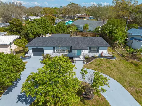 5531 49th Ave N, Kenneth City, FL 33709