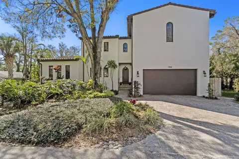 2810 W Wyoming Ave, Tampa, FL 33611