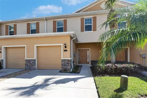 8421 Pine River Rd, Tampa, FL 33637